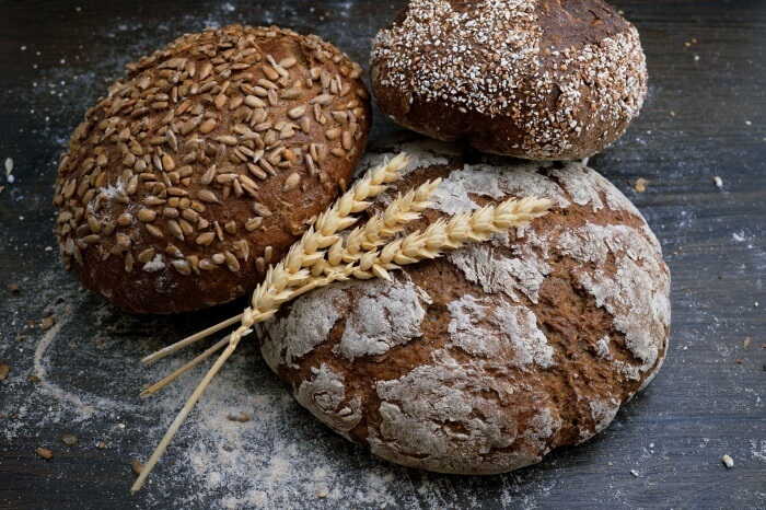 1. Gluten znajduje się w zbożach takich jak pszenica, żyto i jęczmienna