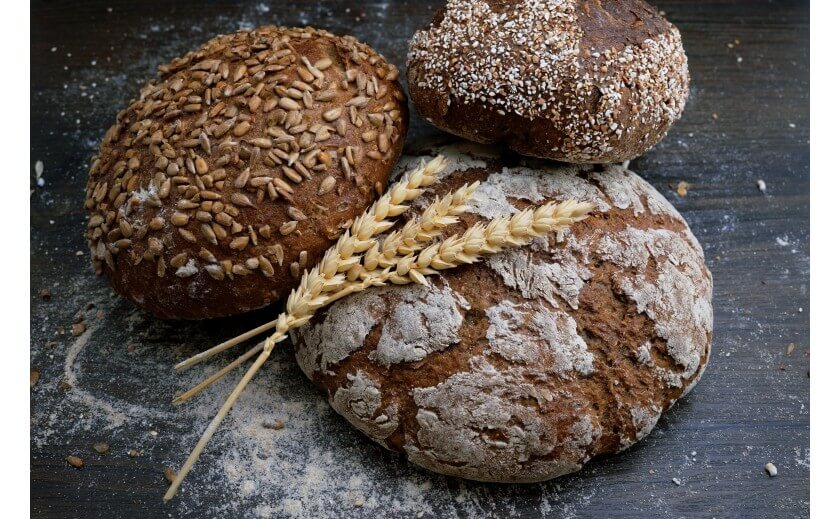 Jaki wypiekacz do chleba wybrać? Radzimy, na co zwrócić uwagę